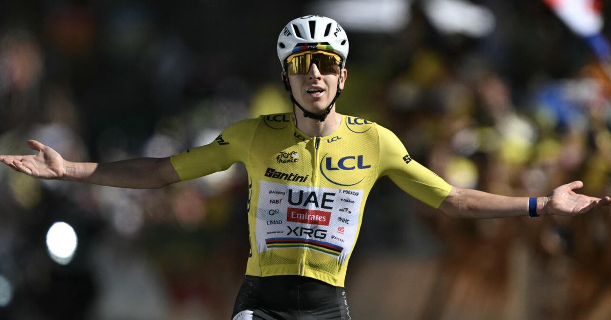Tadej Pogacar thắng chặng 19, chạm gần ngôi vương Tour de France