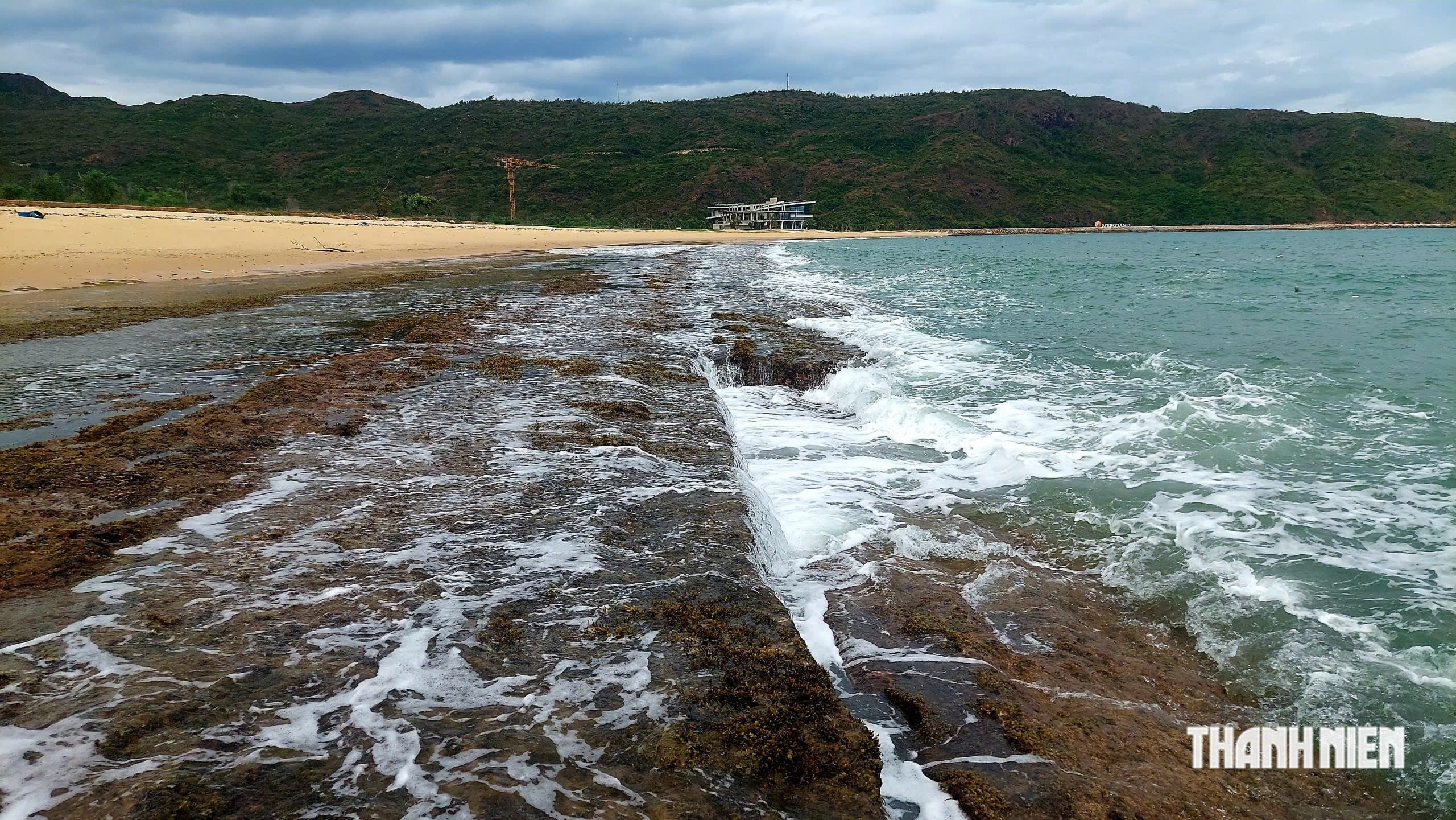 The mystery of the 'wall' under the sea in Quy Nhon: Ancient relic or a masterpiece of nature? - Photo 4.