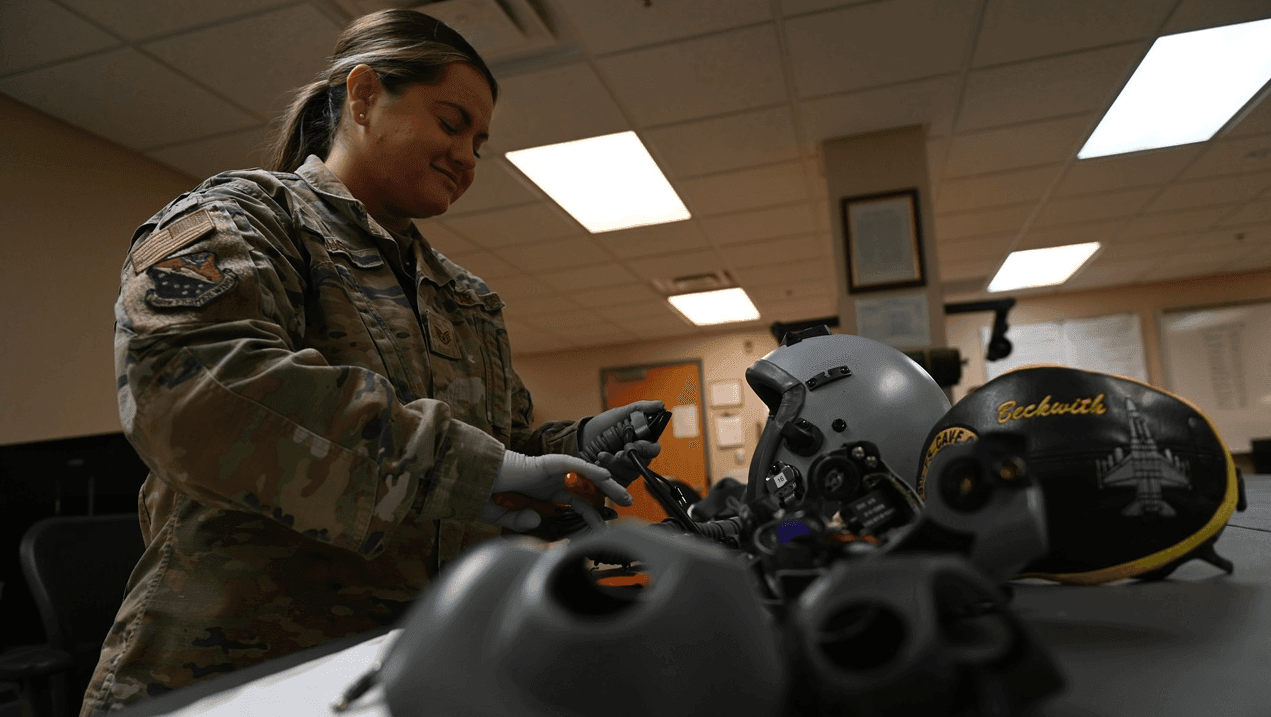 米国は、戦闘機用の24万ドルのJHMCSヘッドマウント式照準システムの