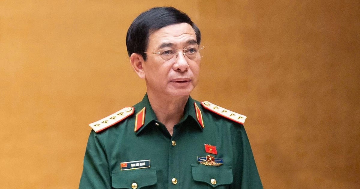Photo: Vietnam General Phan Van Giang Proposes Amendments to Nine Military and Defense Laws