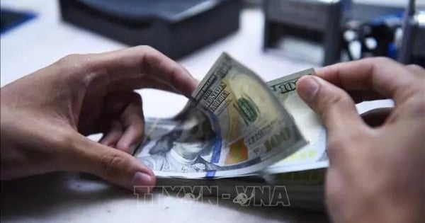 Taxa de câmbio do dólar americano hoje, 5 de agosto: As taxas do mercado paralelo aumentaram acentuadamente em ambas as direções.