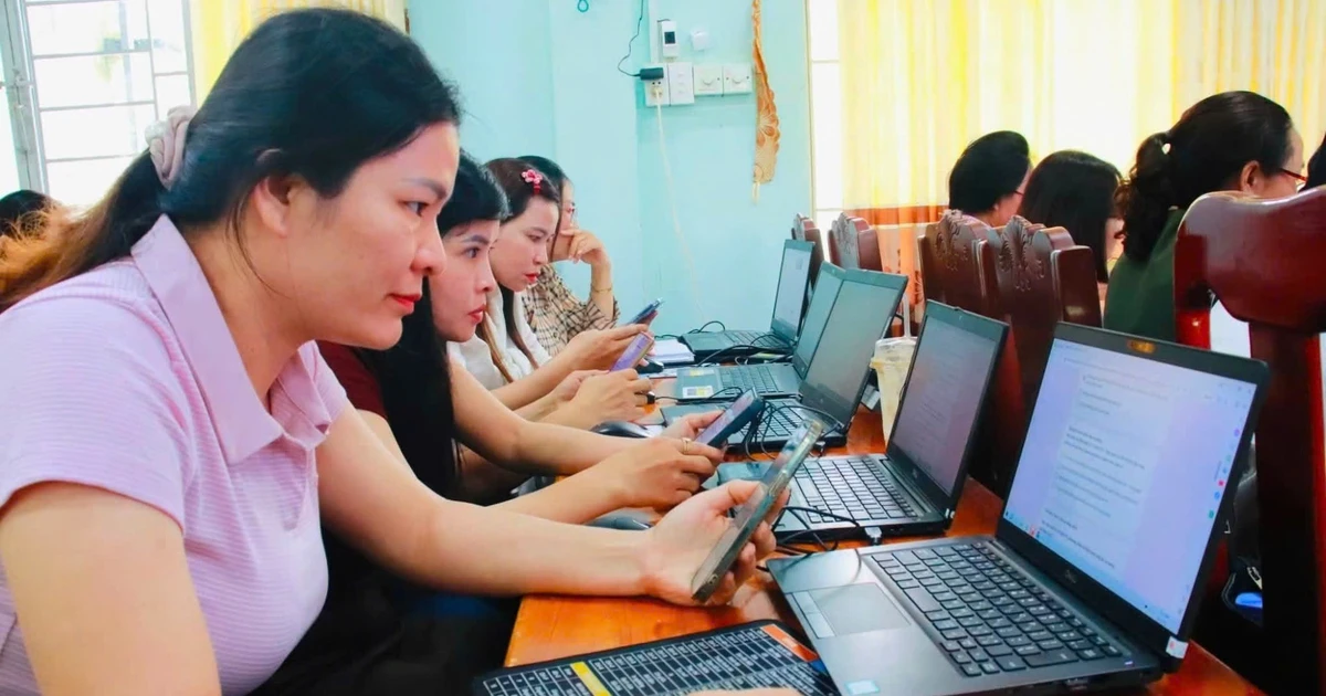 Ia Hiao promotes digital transformation in summer political training.