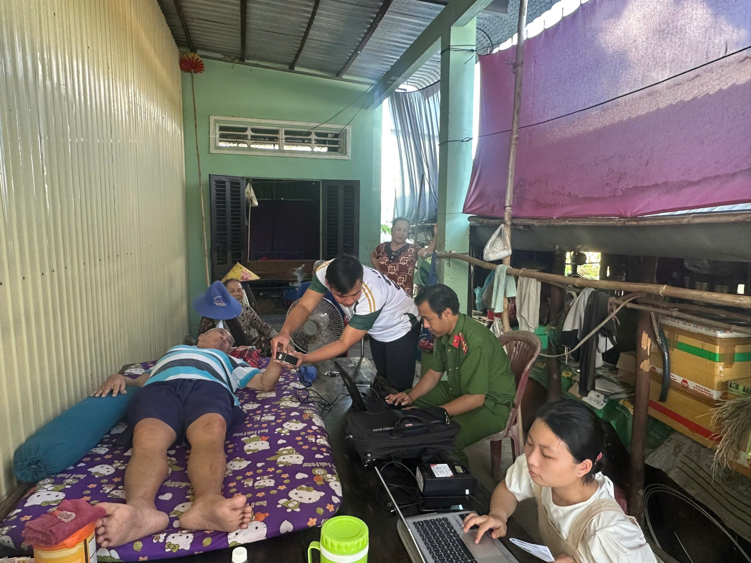 Government Project 06 spreads humanitarian values - Contributing to the ...