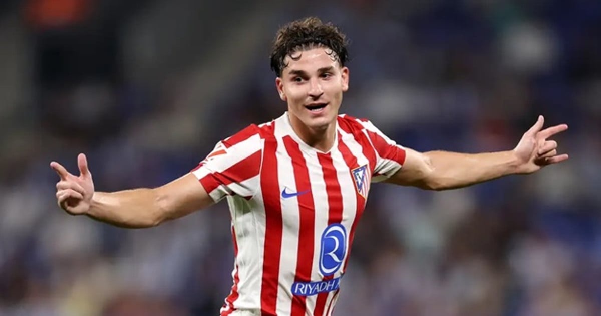 Barcelona cuống cuồng lập danh sách mua trung phong sau khi hụt Julian  Alvarez