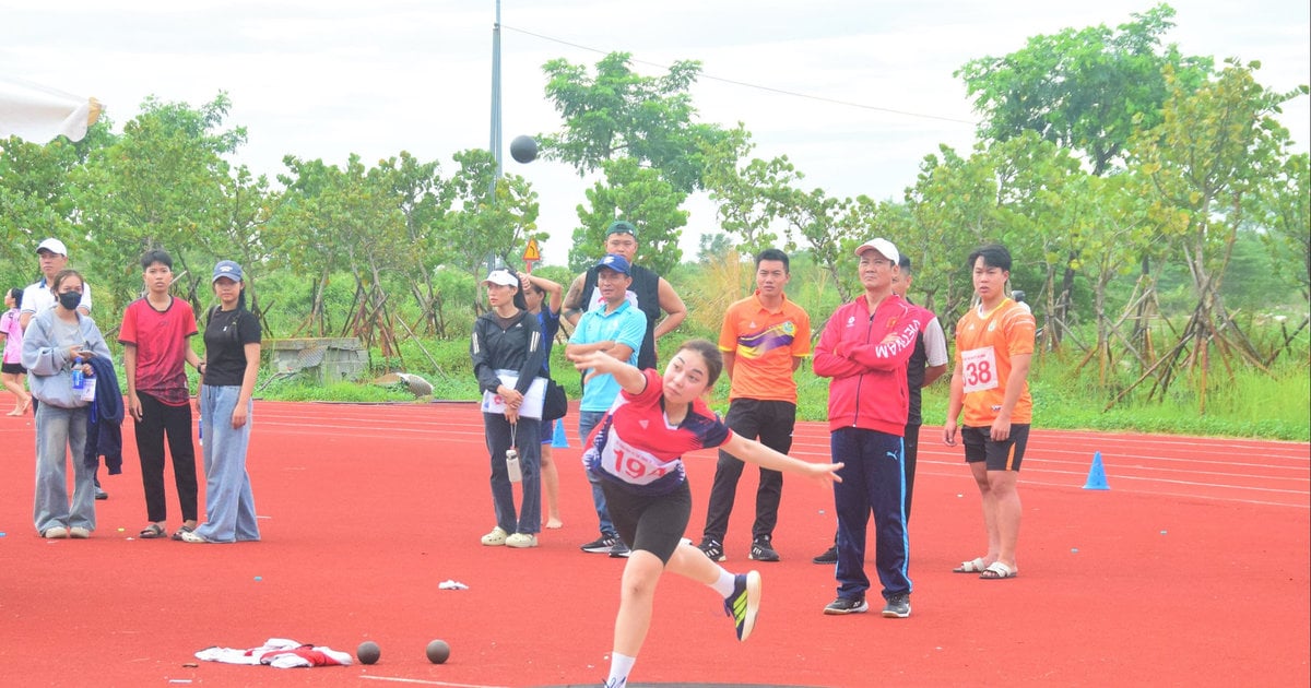 Da Nang City Sports Festival Athletics Competition: Dien Ban Bac Ward ...