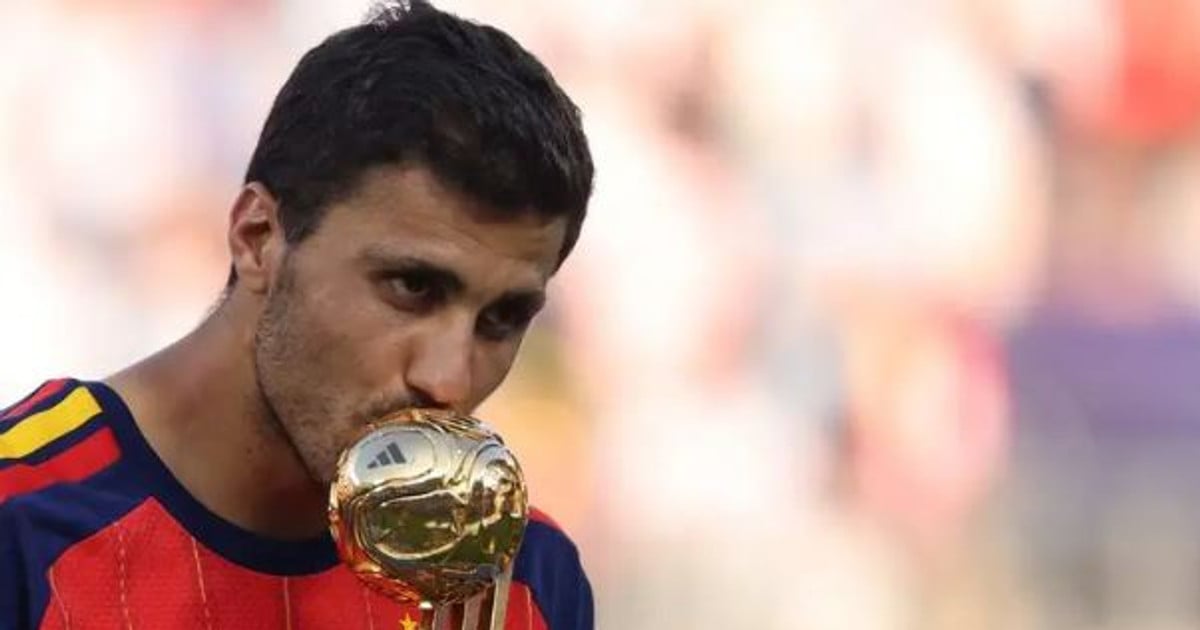 Barcelona leder kampen om att värva Rodri för 80 miljoner euro, före rivalerna Real Madrid.