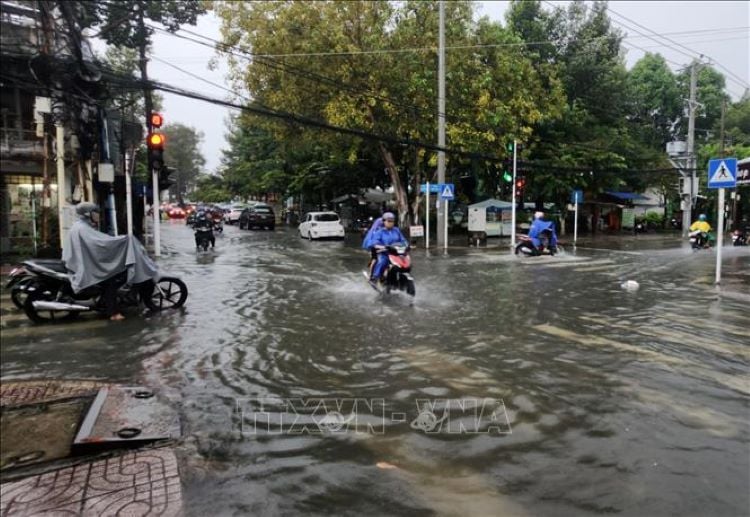 Weersverwachting voor 10 augustus: Onweersbuien in het centrale hoogland en Zuid-Vietnam, met golven