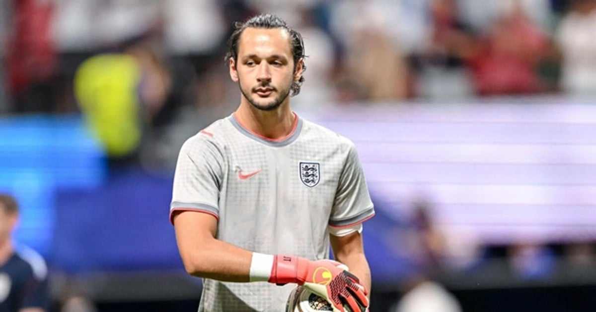 Leeds spenderar 40 miljoner pund på att köpa James Trafford från Man City: En dyr lösning på målvaktspositionen.