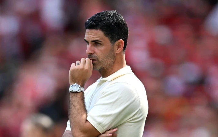 Arteta enfrenta pressão para defender seu título da Premier League.
