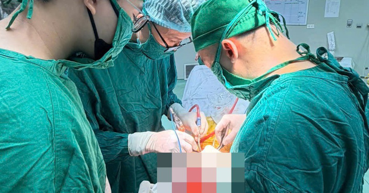 Suferind de dureri de cap persistente, o femeie în vârstă de 73 de ani descoperă o tumoare cerebrală mare.
