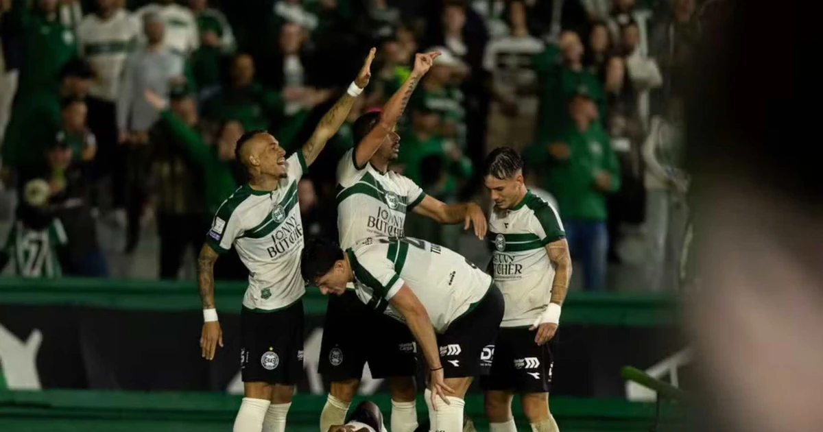 Brazilian Defender Falls Into Tunnel During Bizarre Goal Celebration