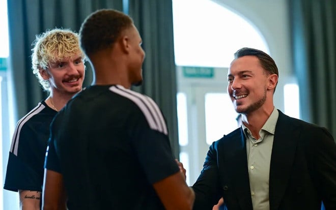 O técnico Matthias Jaissle se junta ao Newcastle United.