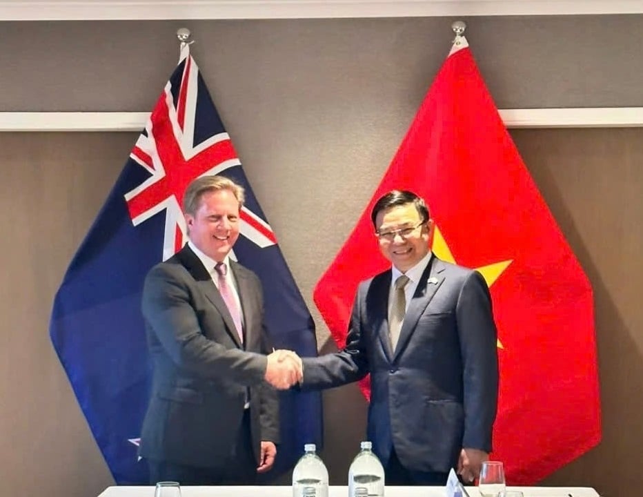 Minister van Industrie en Handel Le Manh Hung had een bilaterale ontmoeting met de Nieuw-Zeelandse m