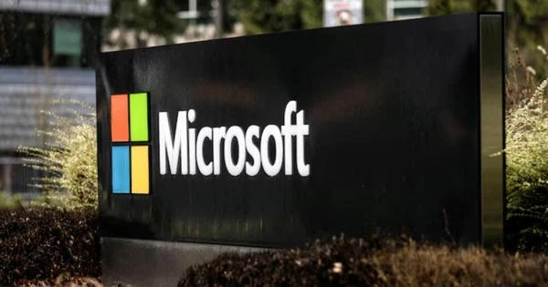 Microsoft avertizează utilizatorii să dezactiveze autentificarea prin SMS și încurajează utilizarea codurilor de acces.