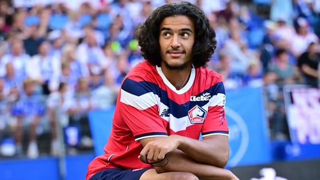 Segundo informações, Bouaddi está perto de se juntar ao Manchester City. Foto: Getty.
