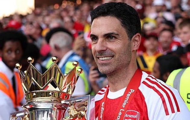Arteta tornou-se repentinamente o técnico mais experiente da Premier League para a temporada 2026/27. (Foto: Getty)
