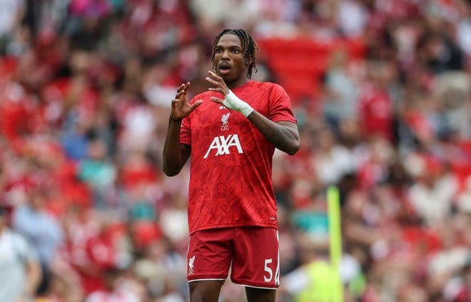 Nënshkrimi i ri 60 milionë funte, Jeremy Jacquet shkëlqeu në fitoren 2-0 të Liverpool ndaj Como. 2 Jacquet shënoi nga afërsia për të shënuar 2-0 për Liverpool kundër Como.