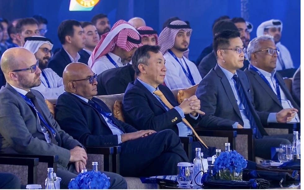 O presidente da VFF, Tran Quoc Tuan, participa do principal evento de futebol asiático; em qual grupo estão os dois clubes vietnamitas? - Foto 1.