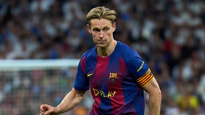 De Jong terá que trabalhar duro se quiser competir com Rodri.