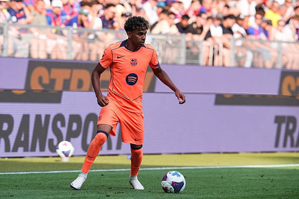 Lamine Yamal retornou a Barcelona.