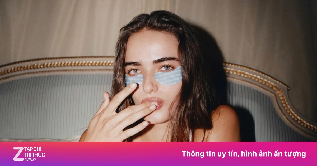 Young people are turning eye masks into accessories for going to the gym or the airport.