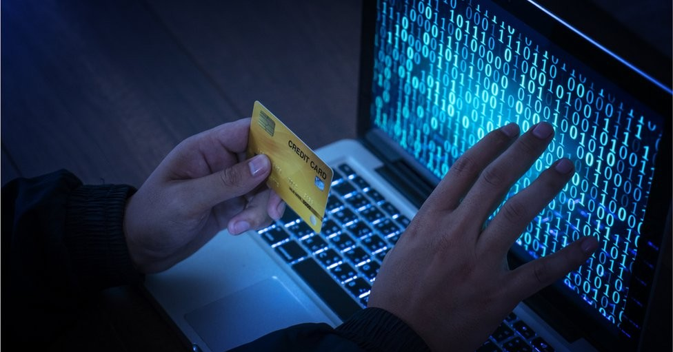 Het uitlenen van je nationale identiteitskaart aan anderen om een ??bankrekening te openen, kan in d