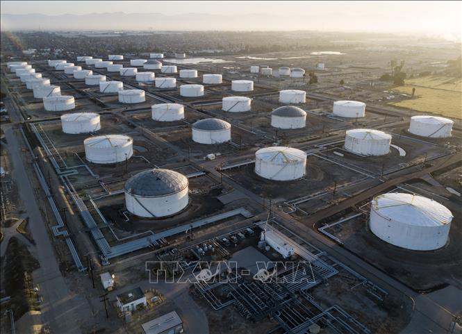Petróleo en máximos mensuales por caída de reservas y bloqueo en Oriente Medio Petróleo en máximos mensuales por caída de reservas y bloqueo en Oriente Medio