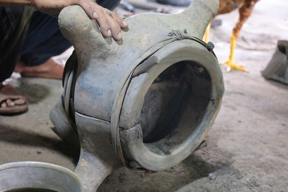 Dans le village de fonderie de bronze de Chu Tuong, qui perpétue encore la tradition ? - photo 2