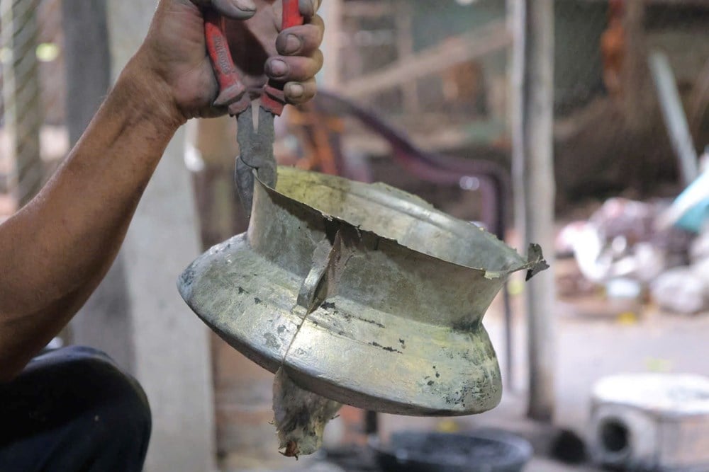 Dans le village de fonderie de bronze de Chu Tuong, qui perpétue encore la tradition ? - photo 4