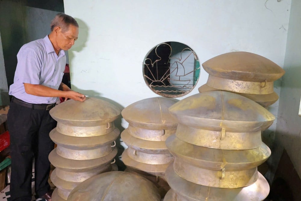 Dans le village de fonderie de bronze de Chu Tuong, qui entretient encore la tradition ? - photo 5
