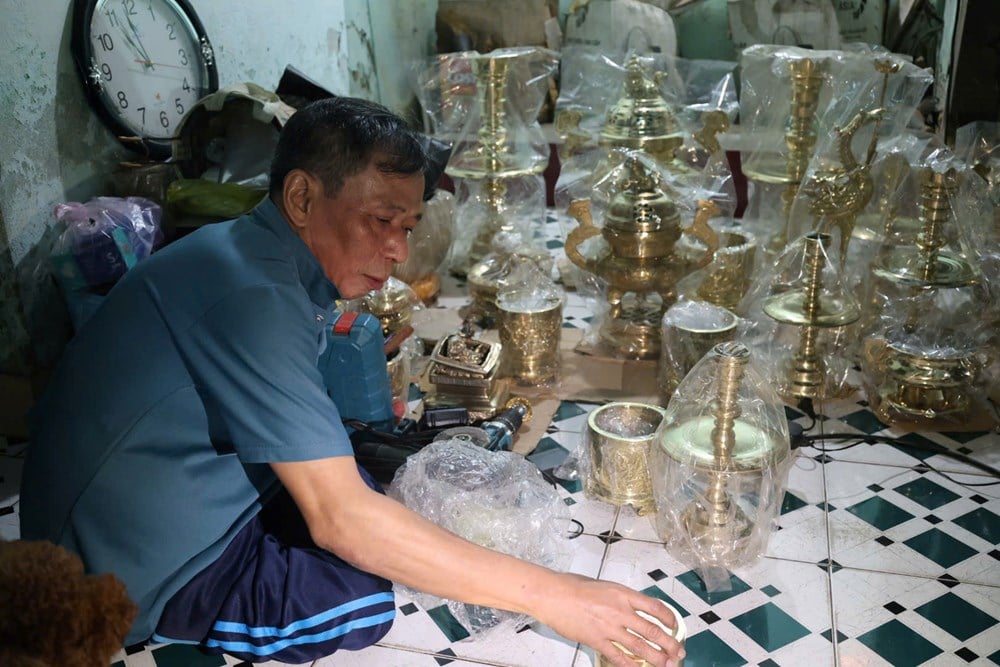 Dans le village de fonderie de bronze de Chu Tuong, qui perpétue encore la tradition ? - photo 8