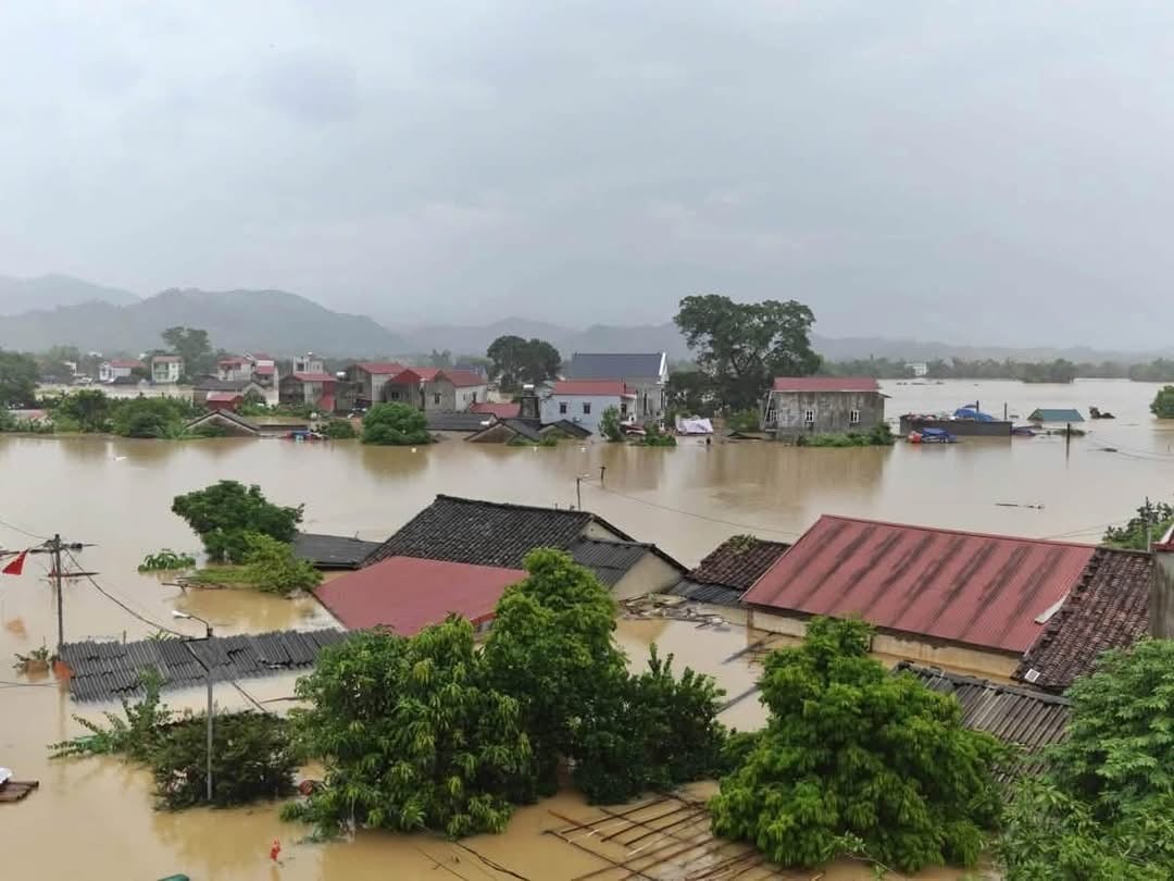 Kementerian Kesehatan: Layanan darurat bertugas 24/7 selama banjir.