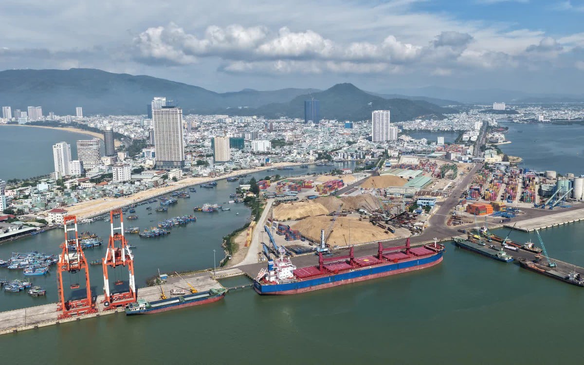 Cảng Quy Nhơn: Mắt xích quan trọng trong chuỗi logistics và kinh tế biển