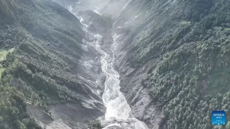 Banjir bandang di Nepal dan China: Hampir 600 tewas dan lebih dari 2.400 hilang.