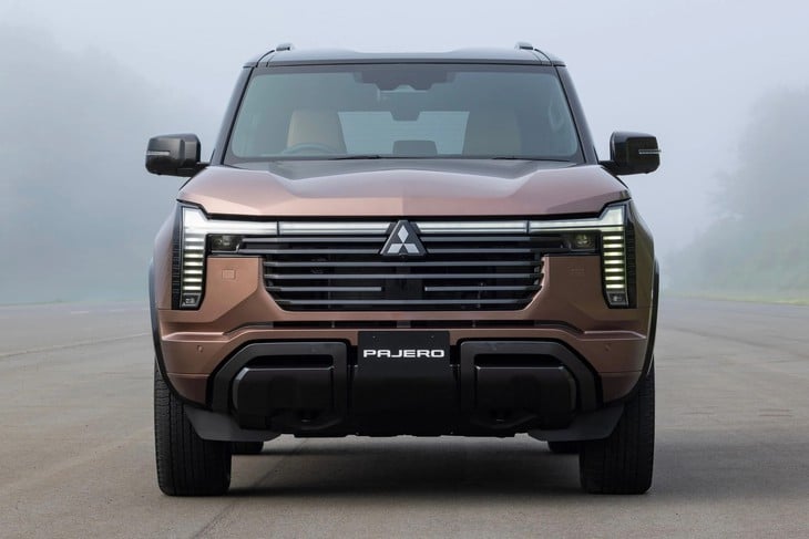 neuer-mitsubishi-pajero-vorgestellt-2-gro-e-bildschirme-dieselmotor