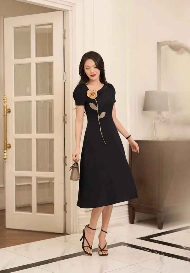 accessorize plain black dress How to a to avoid looking plain? Cap Sleeve Dress Sunrad 1500+ PCS Fashion Size:US 9 / EU 42