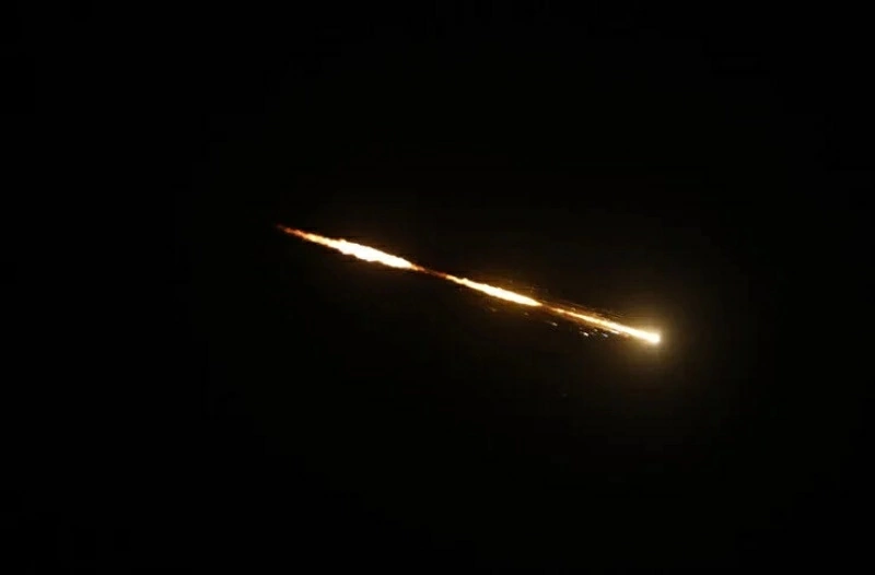 qual o pais com maior poder de fogo Irã concentrou seu em uma base americana, e uma nação do Golfo interceptou-o imediatamente single Color:Amber SAE FOG VUSE Battery Vuse Alto