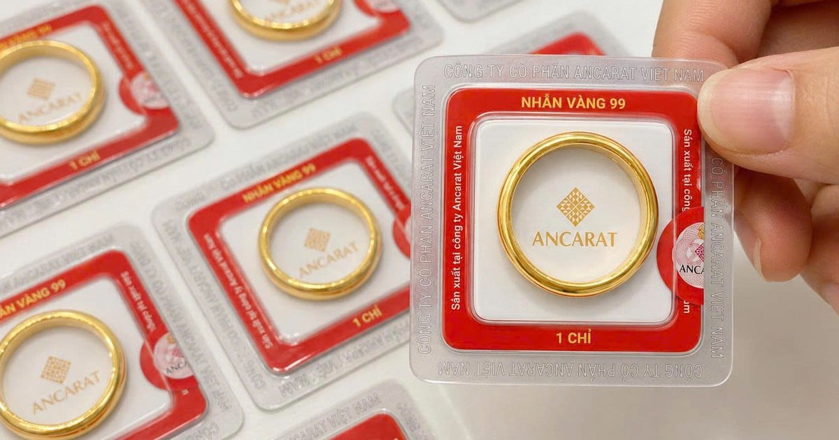 Giá vàng thế giới tăng hơn 225 USD/ounce sau tín hiệu từ Fed