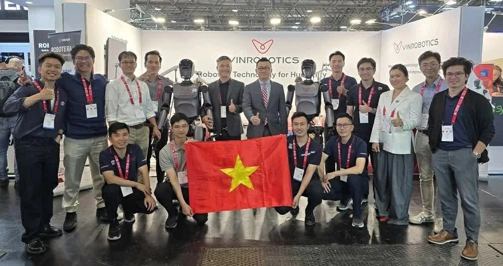 A PVEP acumulou experiência a partir de suas capacidades em exploração geológica e offshore. PVEP tích lũy kinh nghiệm từ năng lực địa chất, thăm dò ngoài khơi