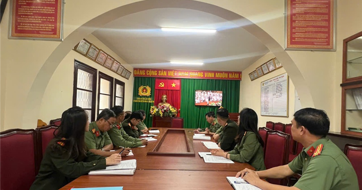 Komite Disiplin Partai Departemen Keamanan Publik Provinsi telah mempelajari dan memahami secara saksama Resolusi dan Arahan Politbiro.