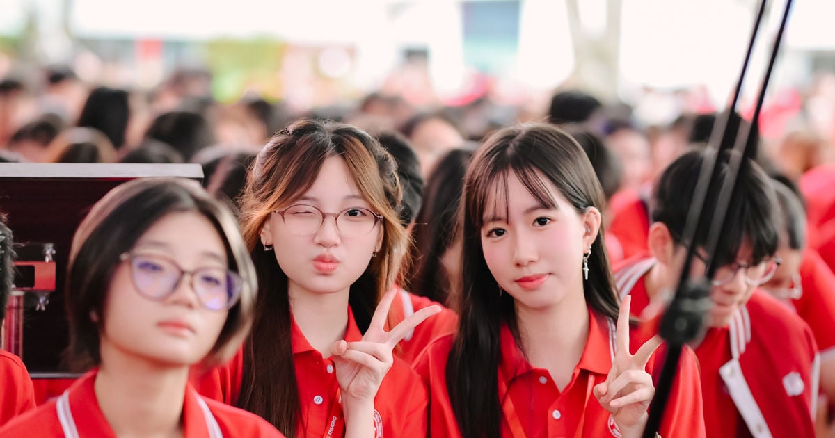 De Universiteit voor Buitenlandse Handel verwelkomde ruim 3.500 nieuwe studenten tijdens de openings