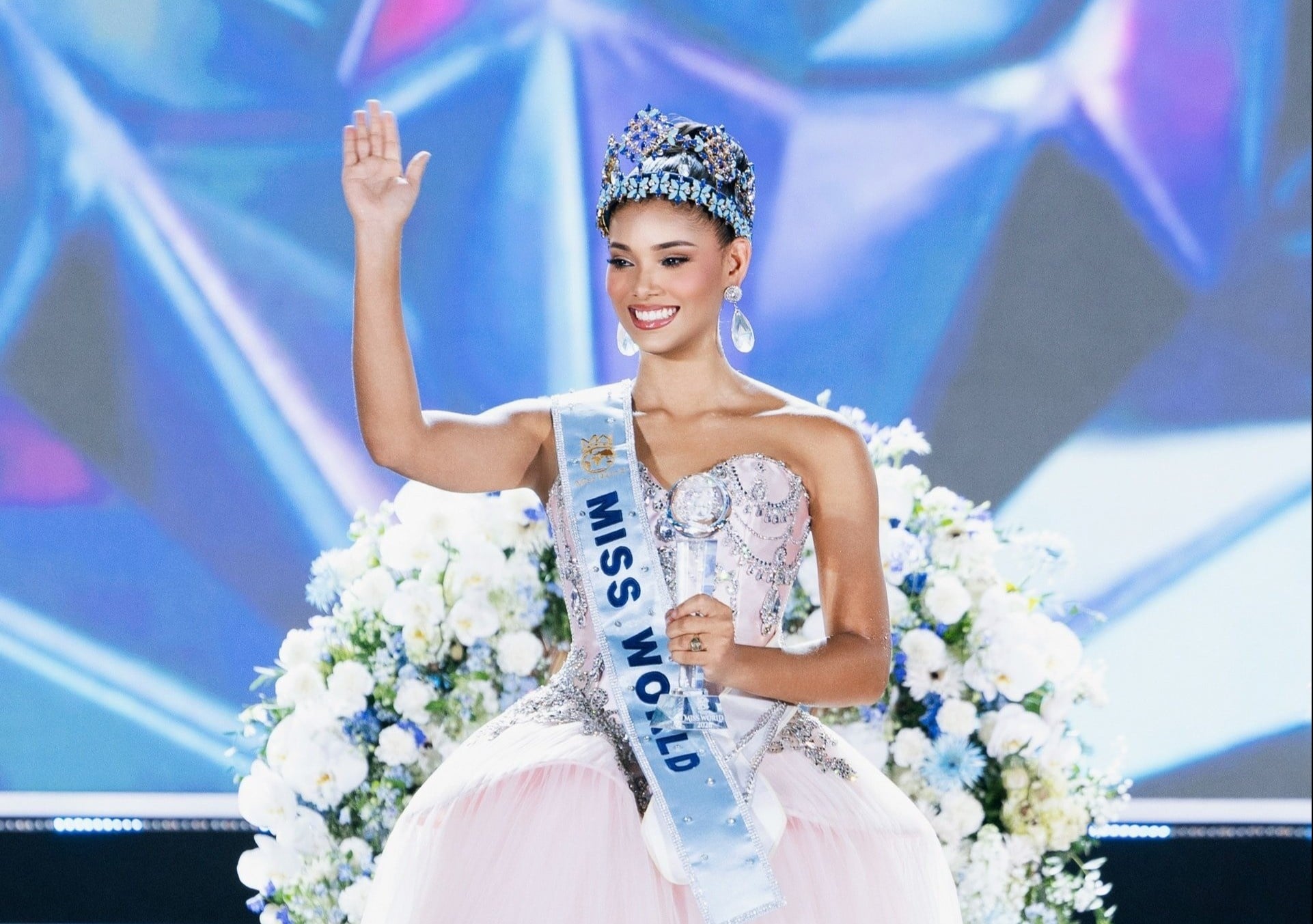 The new Miss World 2026 is a teacher and journalist.