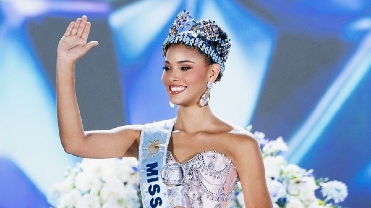 Joheirry Mola Dominguez De La Salle De Classe La Couronne De Miss joheirry-mola-dominguez-de-la-salle-de-classe-la-couronne-de-miss