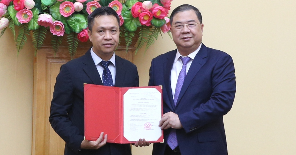 Hierbij wordt het benoemingsbesluit voor de viceminister van Industrie en Handel, Nguyen Viet Son, b