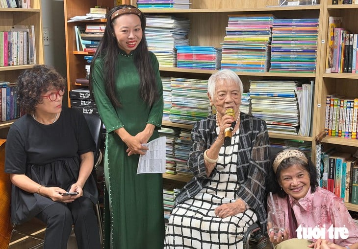 Xuan Phuong író: 97 évesen is ír, tanul és figyel – 1. kép.