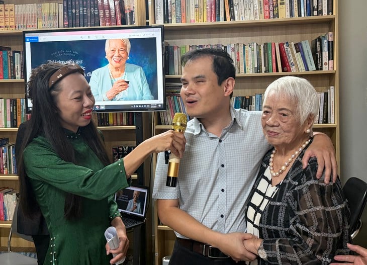 Xuan Phuong író: 97 évesen is még mindig ír, még mindig tanul és még mindig figyel - 4. kép.
