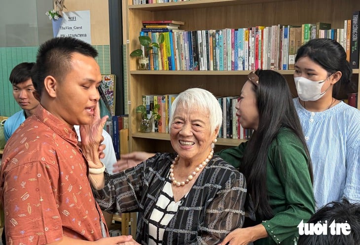 Xuan Phuong író: 97 évesen is még mindig ír, még mindig tanul és még mindig figyel - 8. kép.