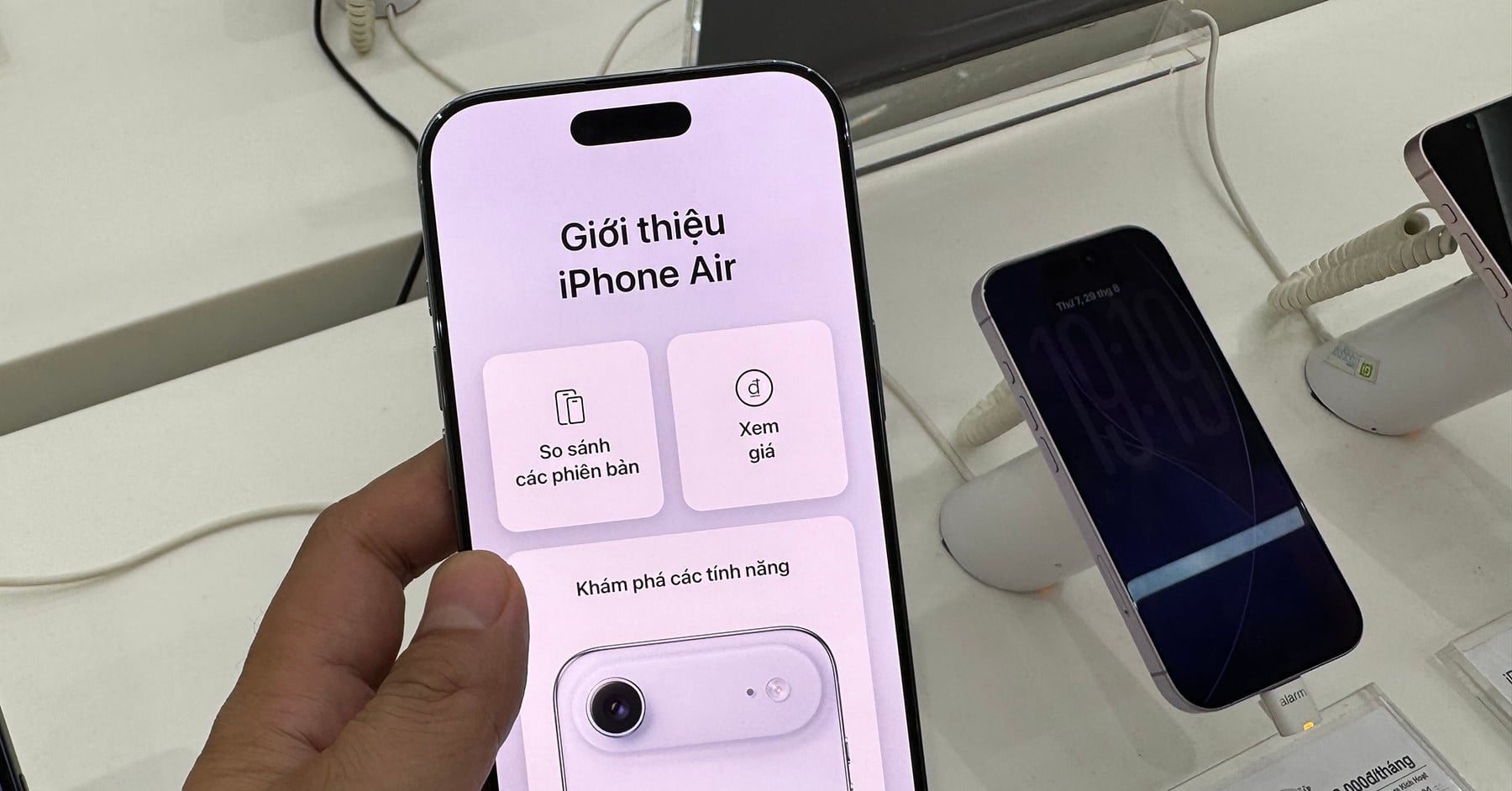 iPhone 17 Pro Max scade în preț cu peste 3 milioane VND, iar iPhone Air pierde semnificativ din valoare.