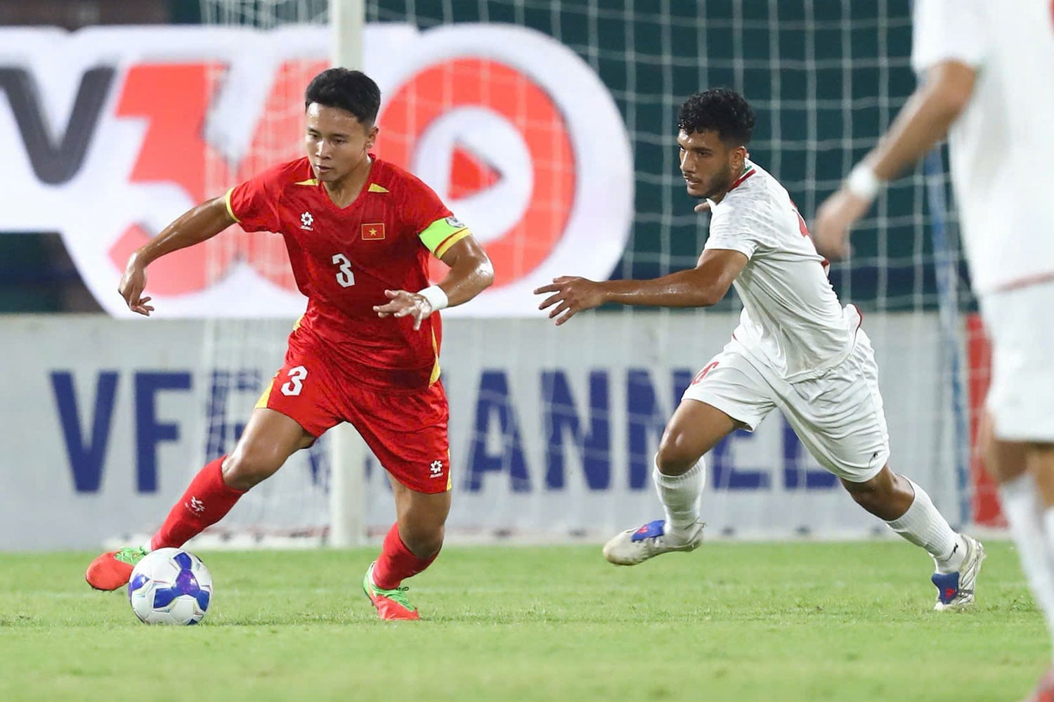 การแข่งขันฟุตบอลสด: เวียดนาม U20 1-2 อิหร่าน U20: เสียประตูจากจุดโทษ (ครึ่งแรก)