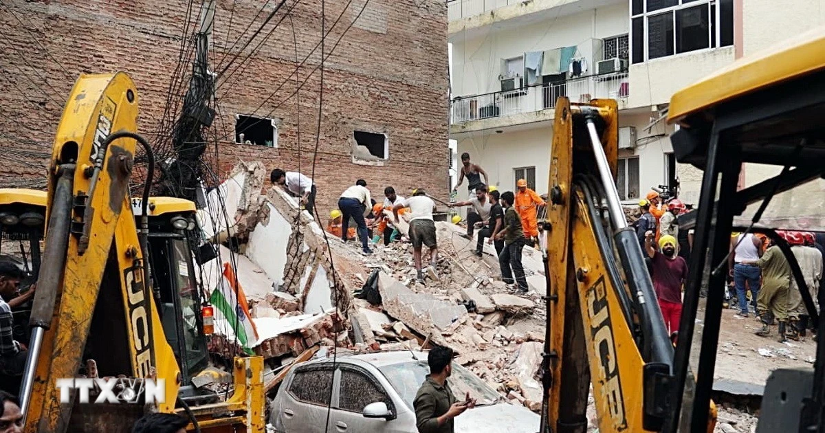 India: Jumlah korban tewas meningkat akibat runtuhnya gedung di New Delhi.